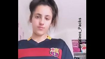 Colegiala grabandose para su novio para ver el video completo click en el siguiente link: http://ouo.io/Sr5yTY5